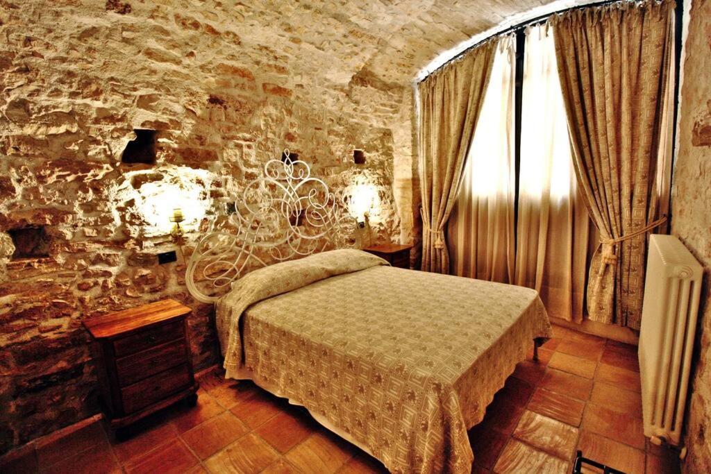 ספולטו All Stone Horse Stable Converted To Elegant Apartment - Baltimora מראה חיצוני תמונה