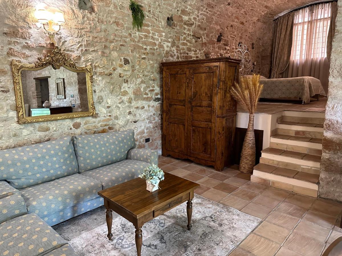 ספולטו All Stone Horse Stable Converted To Elegant Apartment - Baltimora מראה חיצוני תמונה